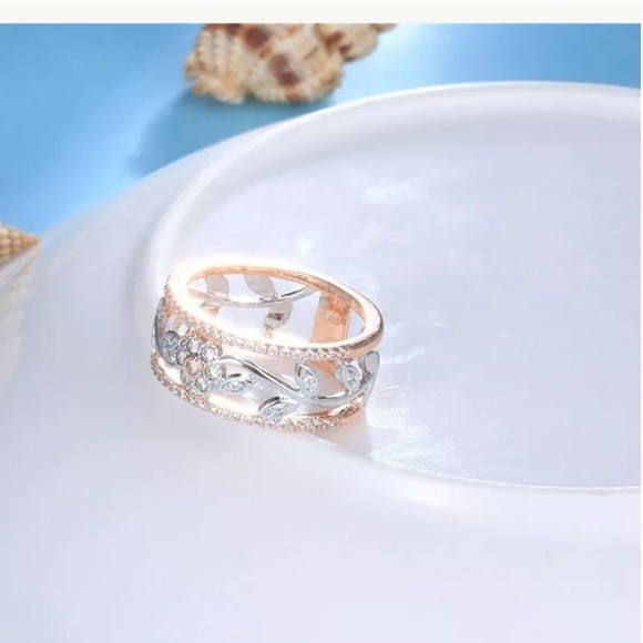 🌺 ROSE GOLD Sapphire Band Ring - Picture 5 of 5